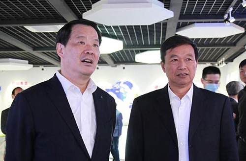 中建材總裁、中國(guó)工程院院士彭壽一行蒞臨鵬飛集團(tuán)考察