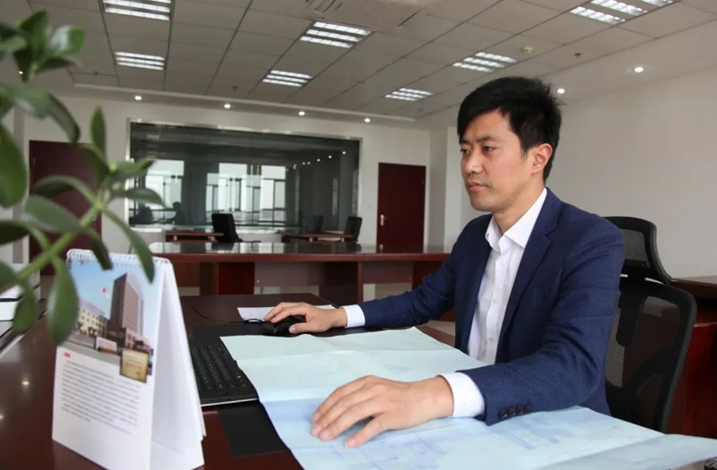 海安名匠丨江蘇鵬飛集團(tuán)股份有限公司設(shè)計(jì)中心主任，高級(jí)工程師、高級(jí)技師李曉平